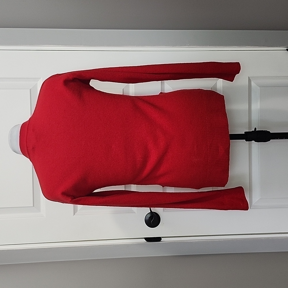 VINTAGE Made In Hong Kong red wool golden crest buttons old money cardigan - Picture 8 of 14